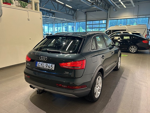 Audi Q3 3 of 11