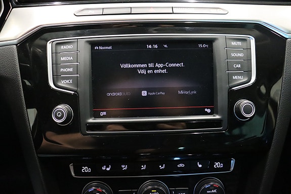 Volkswagen Passat 20 of 28