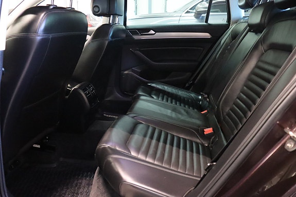 Volkswagen Passat 11 of 28