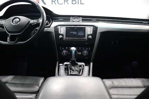 Volkswagen Passat 15 of 28