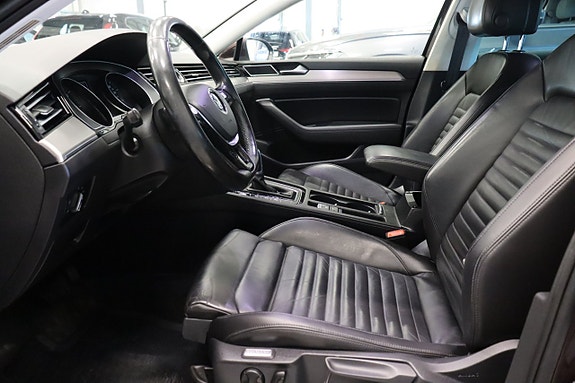 Volkswagen Passat 9 of 28