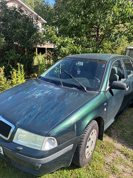 Skoda Octavia 2 of 6