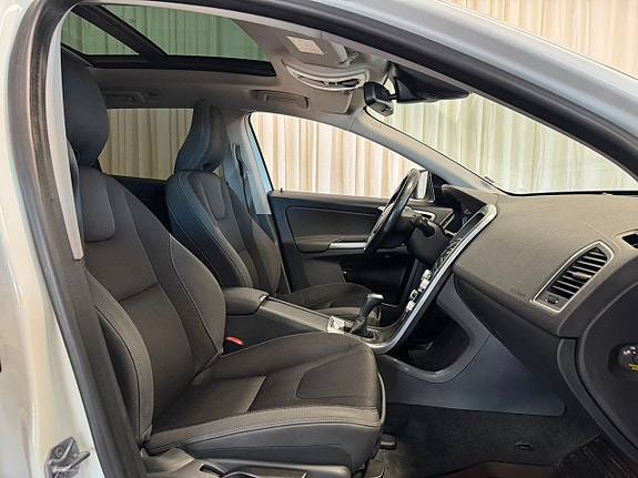 Volvo XC60 9 of 29