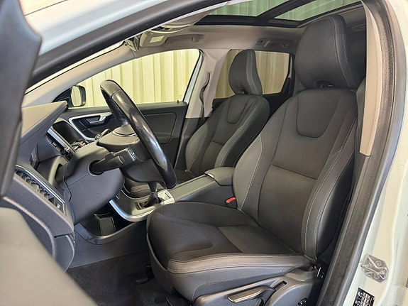 Volvo XC60 7 of 29