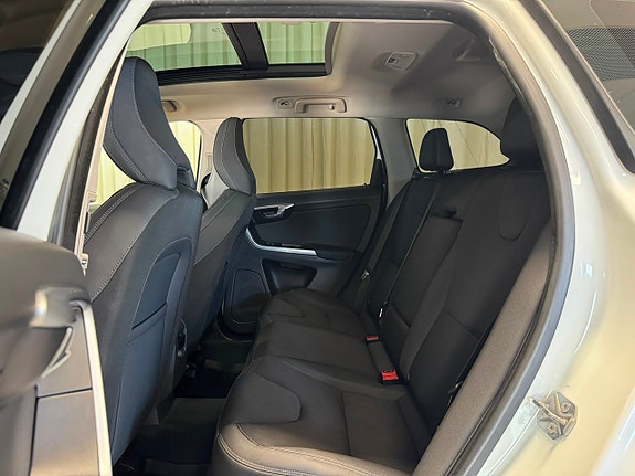 Volvo XC60 23 of 29