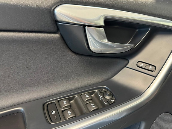 Volvo XC60 16 of 29