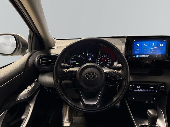 Toyota Yaris 9 of 13