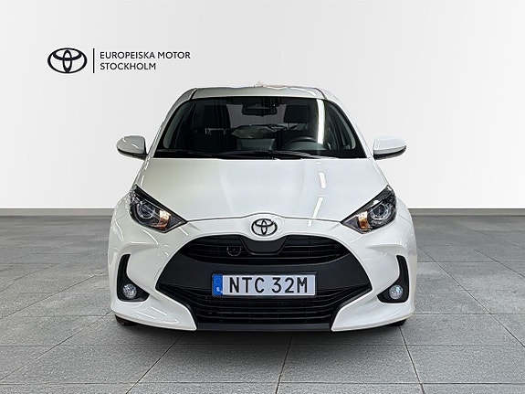 Toyota Yaris 5 of 13