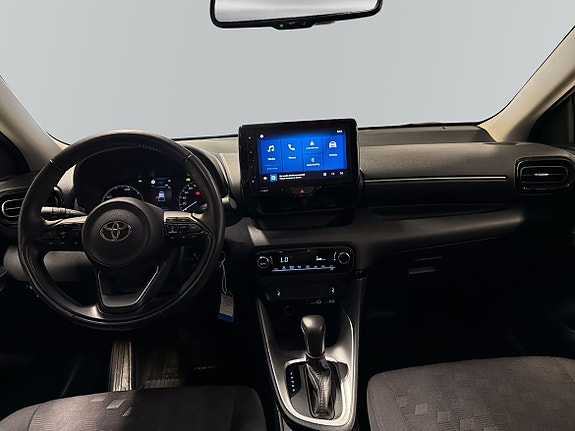 Toyota Yaris 8 of 13