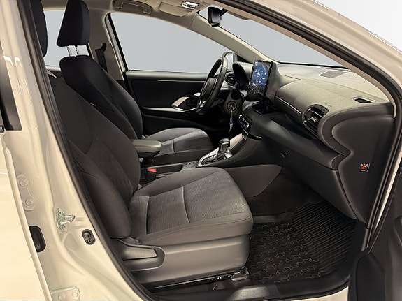 Toyota Yaris 6 of 13