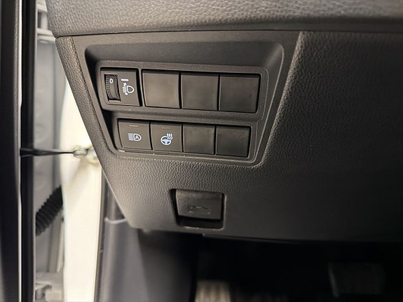 Toyota Yaris 11 of 13