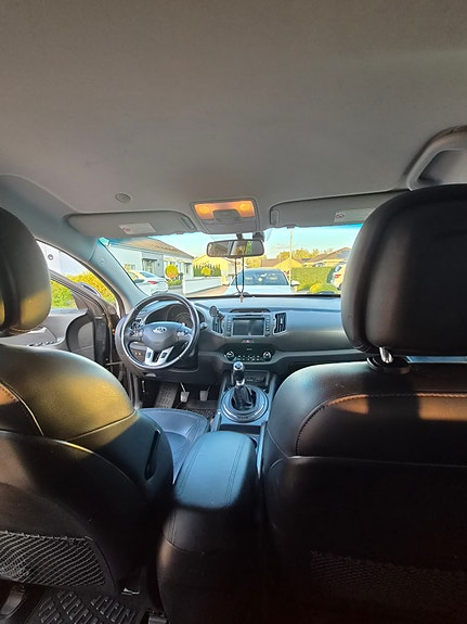 Kia Sportage 2 of 4