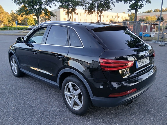 Audi Q3 2 of 5