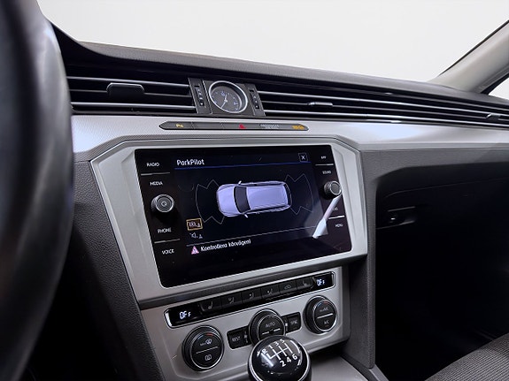 Volkswagen Passat 17 of 17