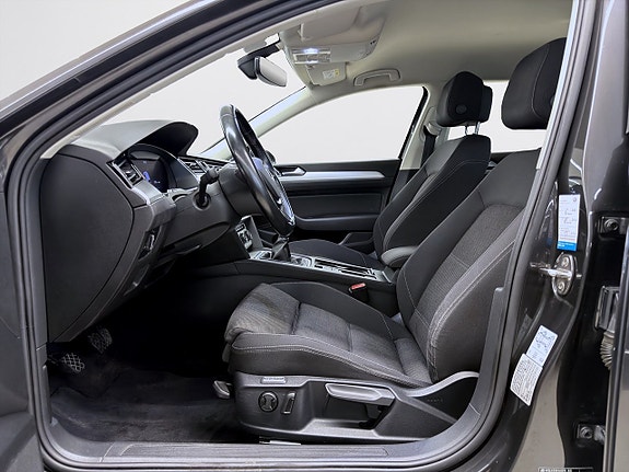 Volkswagen Passat 7 of 17