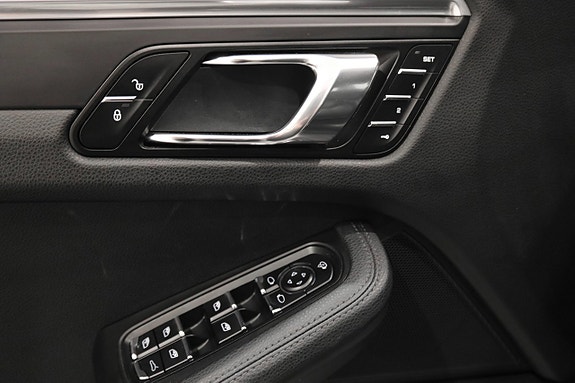 Porsche Macan 26 of 27