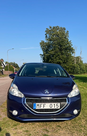 Peugeot 208 11 of 13