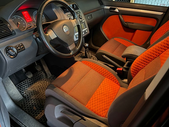 Volkswagen Touran Cross 5 of 5