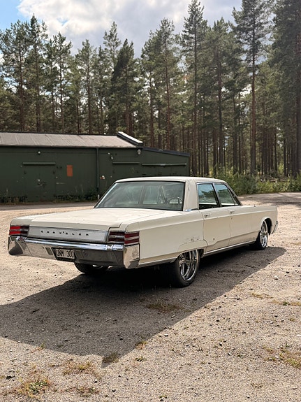Chrysler New Yorker 3 of 11