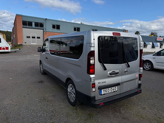 Nissan NV300 4 of 6