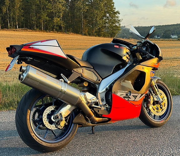 Aprilia RSV Mille R 2 of 3
