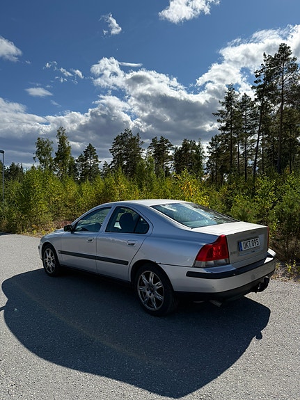 Volvo S60 2 of 14