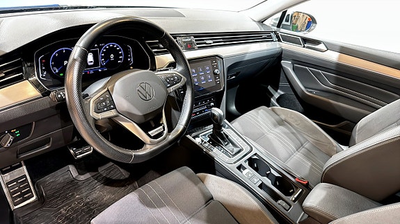 Volkswagen Passat Alltrack 11 of 30