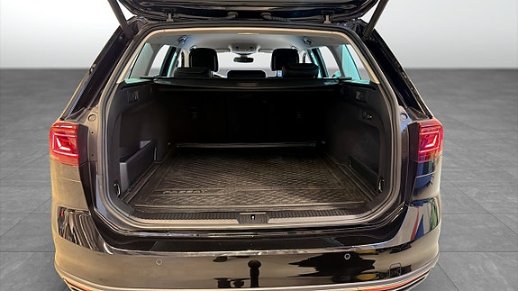 Volkswagen Passat Alltrack 22 of 30
