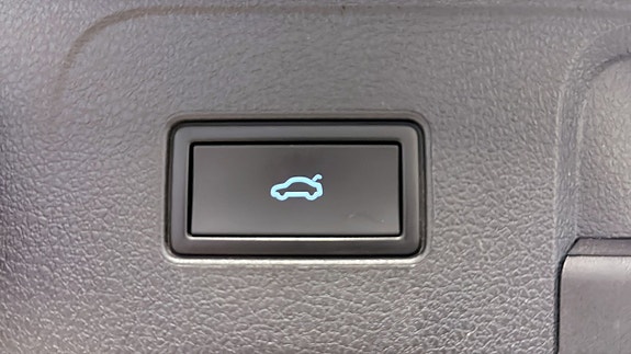 Volkswagen Passat Alltrack 25 of 30