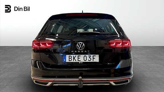 Volkswagen Passat Alltrack 8 of 30