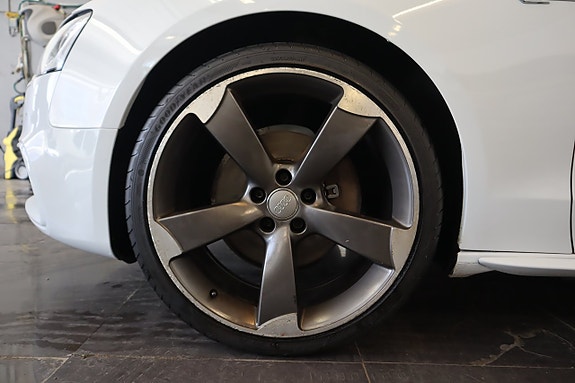 Audi A5 2 of 17