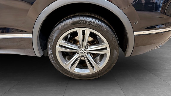 Volkswagen Tiguan Allspace 6 of 23
