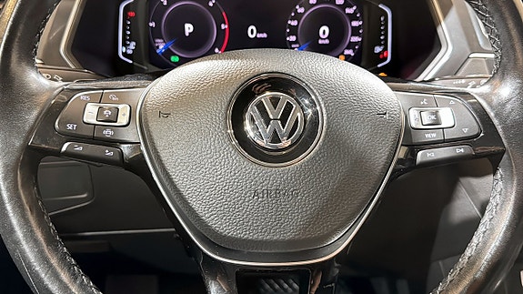 Volkswagen Tiguan Allspace 17 of 23