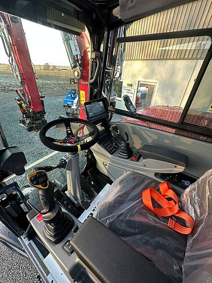 Yanmar B110W 5 of 8