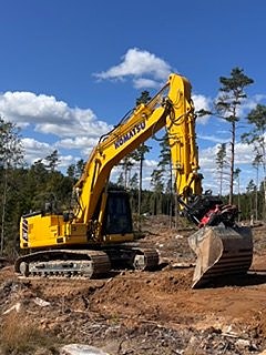 Komatsu PC-220 LCI DEMO 5 of 6