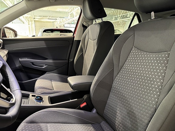 Volkswagen T-Roc 5 of 18