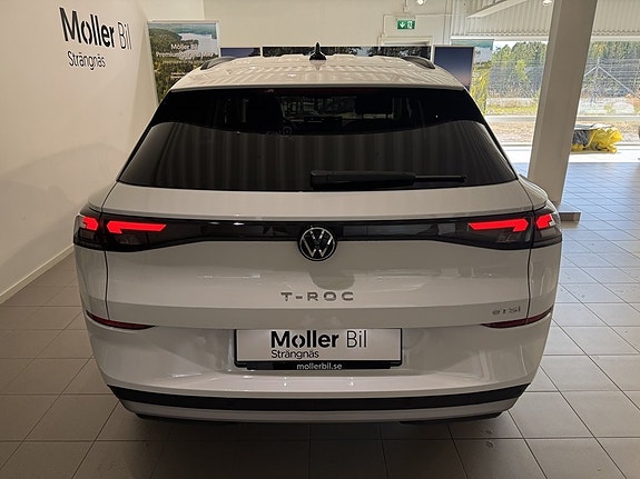 Volkswagen T-Roc 4 of 16