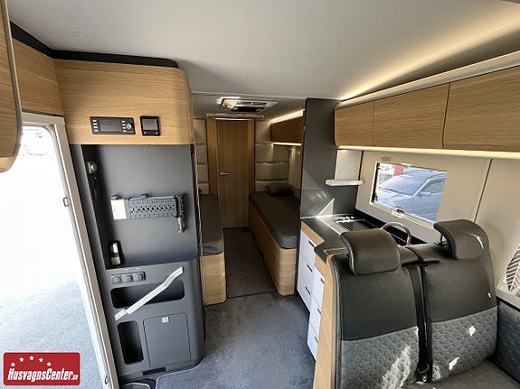 Adria Coral 670SLT 9 of 13