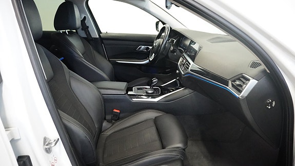 BMW 320d 9 of 25