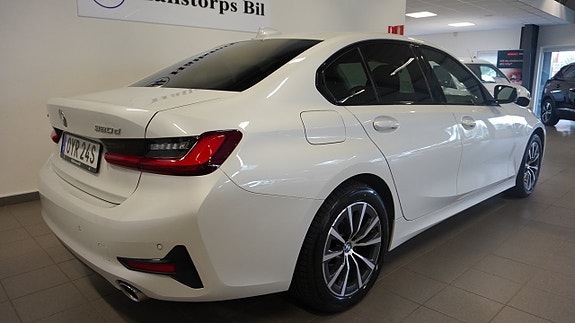 BMW 320d 3 of 25