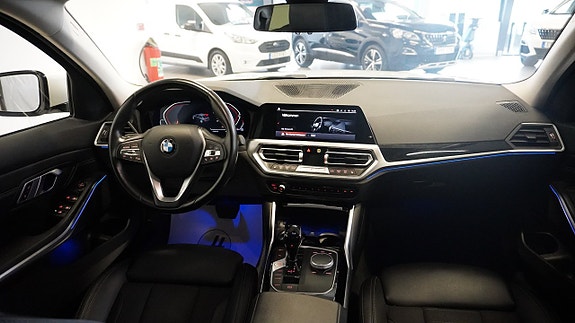 BMW 320d 11 of 25