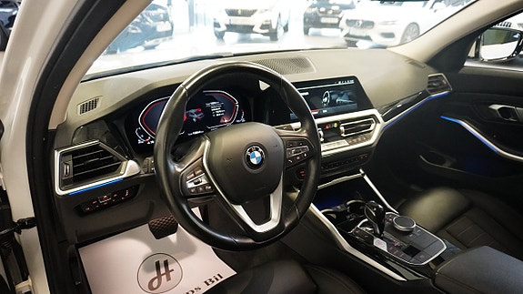 BMW 320d 12 of 25