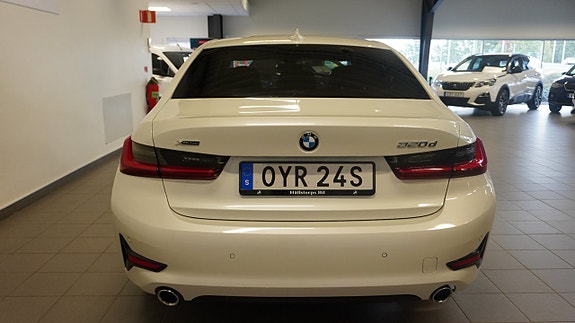 BMW 320d 4 of 25