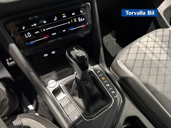 Volkswagen Tiguan 12 of 16