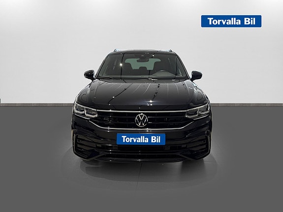 Volkswagen Tiguan 2 of 16
