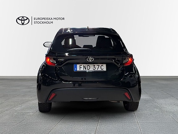 Toyota Yaris 4 of 13