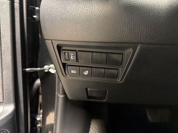 Toyota Yaris 11 of 13