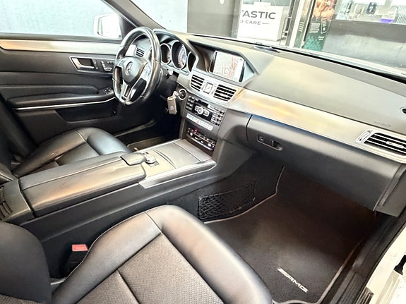 Mercedes-Benz E350 19 of 30