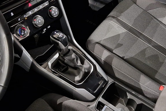 Volkswagen T-Roc 12 of 13