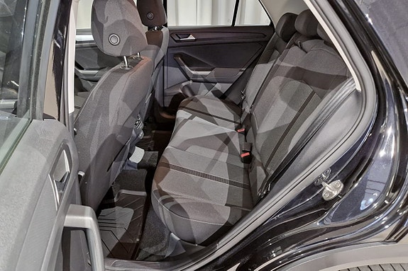 Volkswagen T-Roc 13 of 13